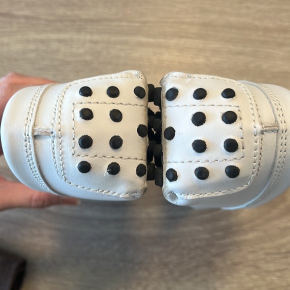 Authentic Tod’s Double T White Leather Gommino Driving Loafer Shoes - Picture 5 of 16